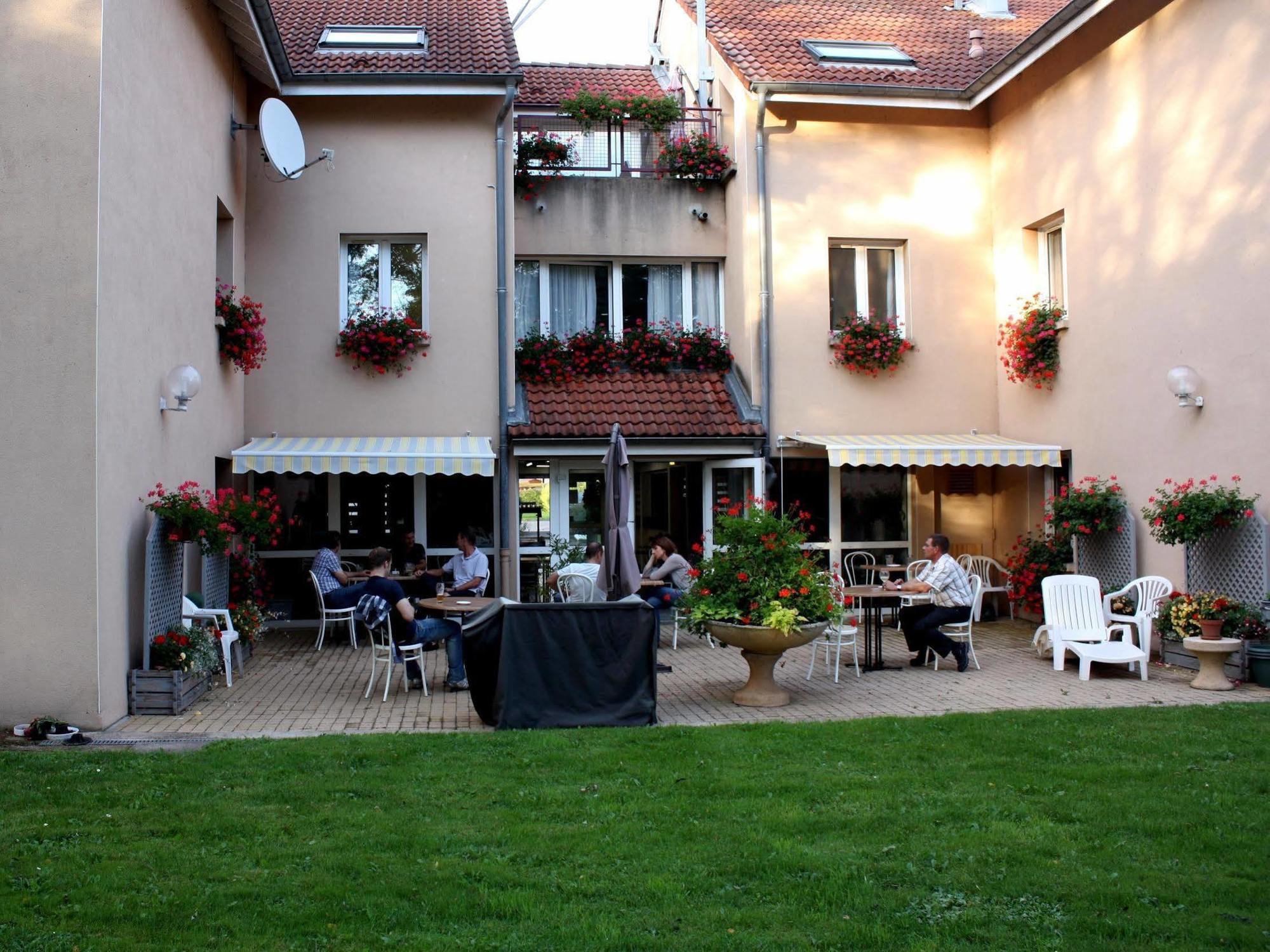 Hotel Acacia Nancy Sud Luneville Moncel-lès-Lunéville Exteriör bild